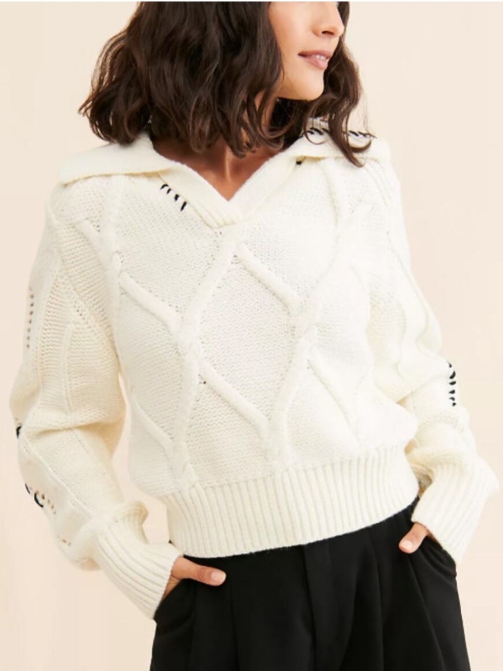 En Saison Cream Cable V-Neck Hooded Pullover